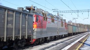 Электровозы ВЛ80С-2633 + ВЛ80С-1304 с грузовым поездом