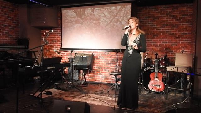 Анна Герман "Цвели сады"/Дурманом сладким веяло / . (Елена Суворова live) смотреть онлайн