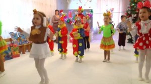 Танец "Елка, шарики, хлопушки" муз.рук. Цилик Л.В.