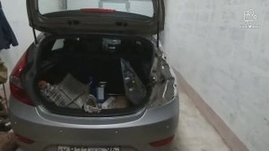Болезнь hyundai solaris бежит  багажник.