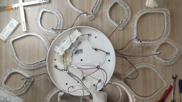 AZALIA ICE 140W 12R Белая - сборка потолочной светодиодной люстры c пультом от Estares. смотреть онлайн