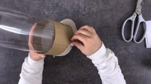 Пластиковые бутылки больше не выбрасываю, а глажу их утюгом и использую с умом