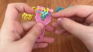 Браслет двойная цепочка из резинок на рогатке,легко и быстро.