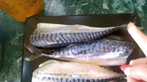 СКУМБРИЯ В ЛУКОВОЙ ШЕЛУХЕ ЗА ТРИ МИНУТЫ!!!