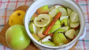 Компот из яблок с лимоном и корицей