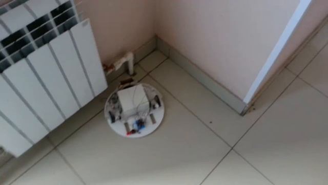 Робот пылесос самодельный - Тест.  The robot vacuum cleaner homemade - test . смотреть онлайн