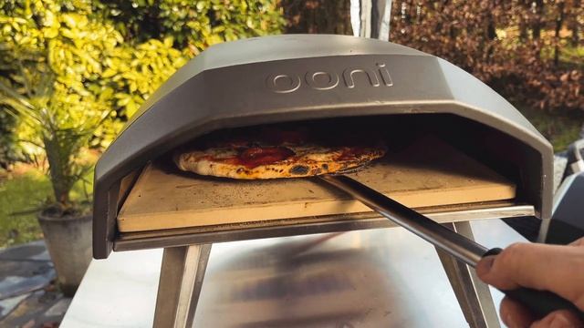 How To Cook Pepperoni Pizza in Ooni Koda 12 using Ooni Karu 12 Pizza Stone from Start to Finish смотреть онлайн