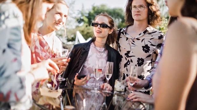 Свадьба у бассейна: яркая летняя вечеринка на воздухе смотреть онлайн