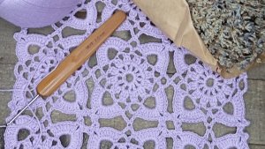 Простой, но очень красивый мотив для скатерти крючком
