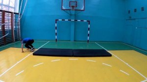 Акробатическая связка, мальчики 9 -11 класс/физическая культура/дистанционное обучение/гимнастика