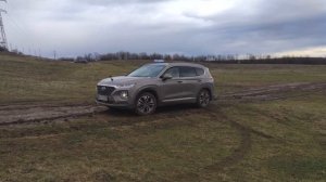 Hyundai Santa Fe Off Road 4x4 - wet mud