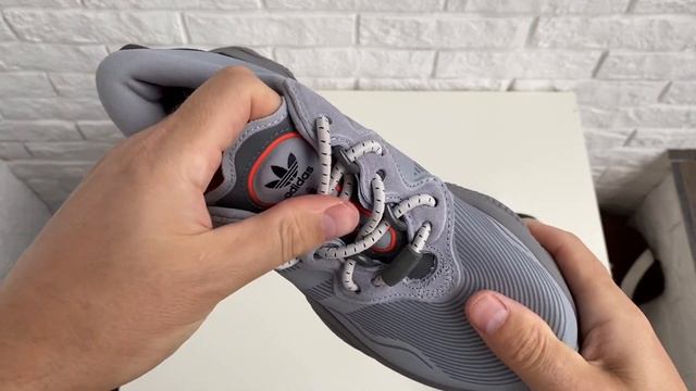 Космические кроссовки ADIDAS OZWEEGO полный рефлектор на осень. смотреть онлайн