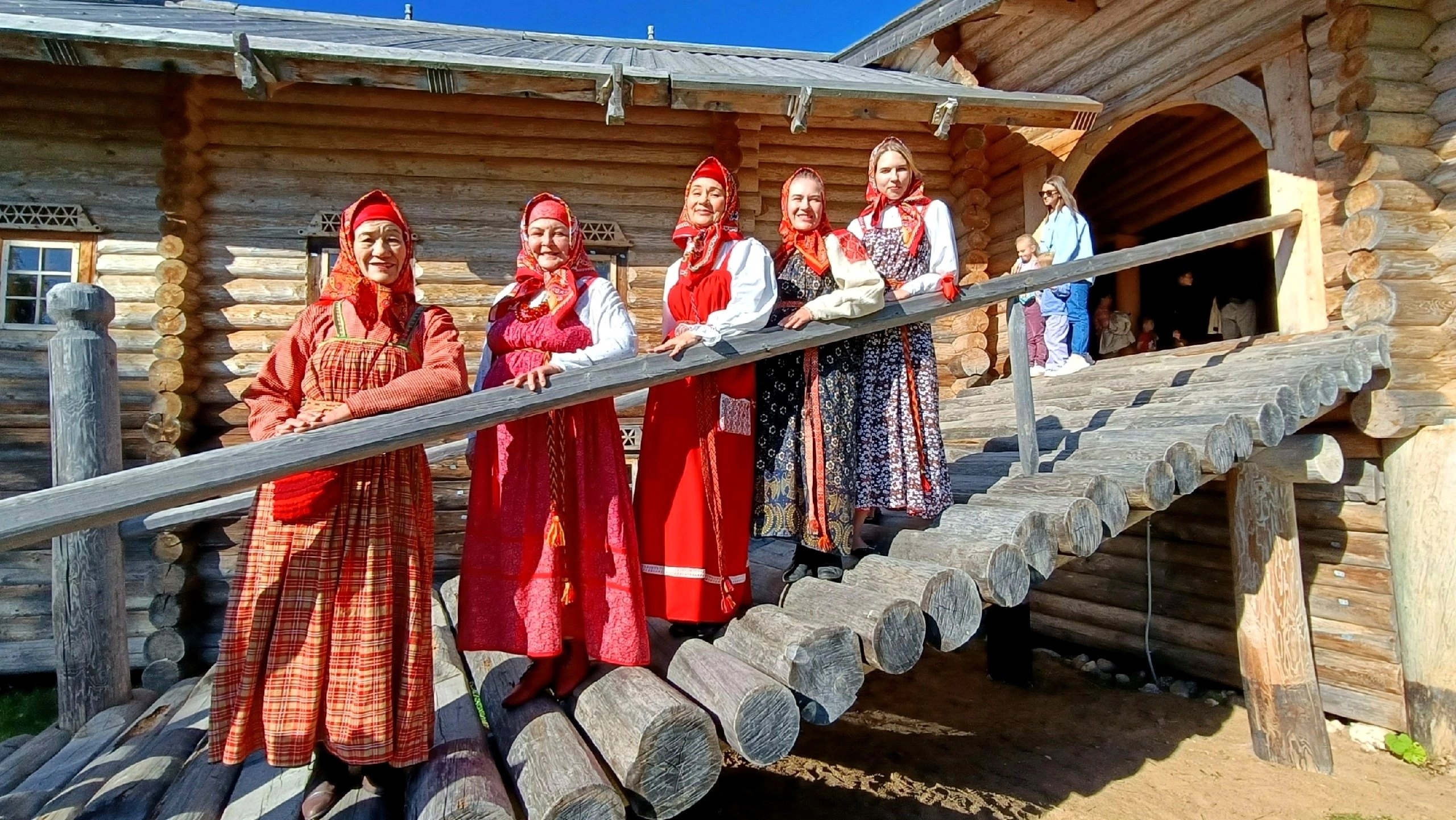 Кума моя ты кумушка. Деревенский ансамбль. Ансамбль Хмель. Русский колорит. Кумушка ансамбль русской песни «Хмель».