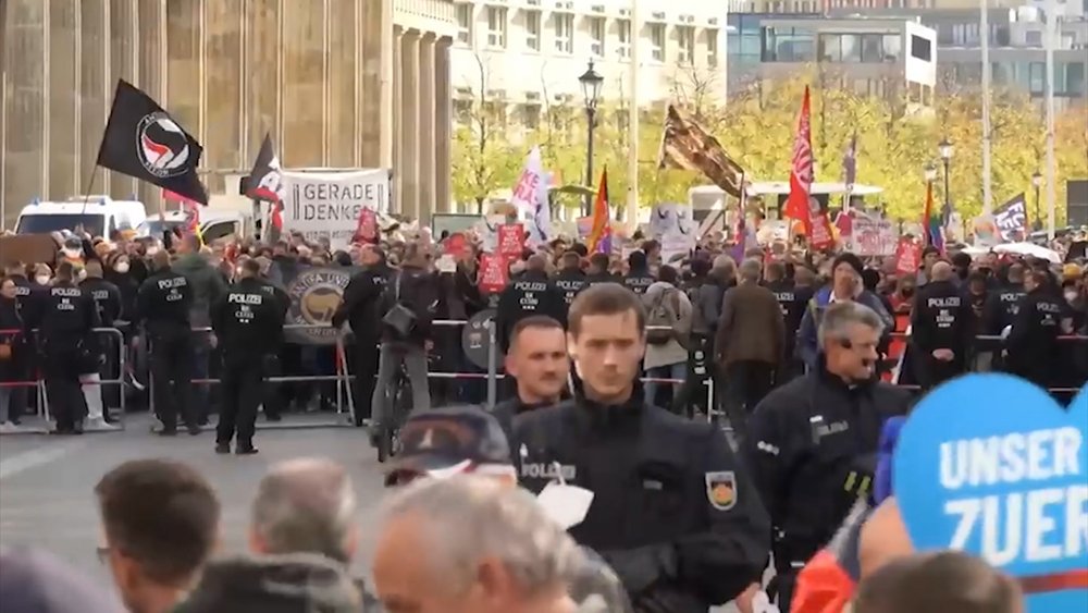 Жители Лейпцига вышли на митинг против антироссийских санкций / События на ТВЦ