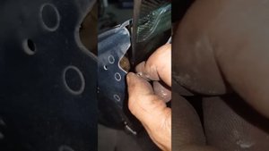 BMW. Кабриолет, снимаем ручку двери.