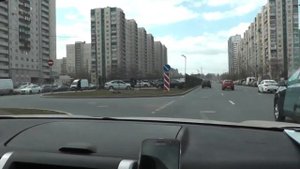 Проезд перекрестка и остановка у светофора и стоп линии.
