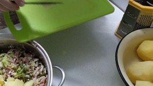 Сегодня делаю окрошку.