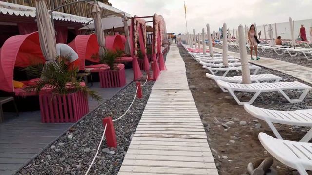 Вокруг кафе Мексиканский тушкан, Лазаревское 26.08.21 смотреть онлайн