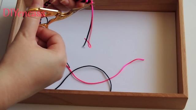 DIY Tutorial pulsera con forma de espiga en negro y rosa fluor. Bracelet friendship.. смотреть онлайн