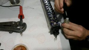 Ремонт аккумулятора электросамоката Xiaomi Mijia M365: Припаиваем контакт к банке