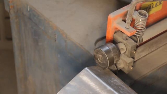 Сделал железную накладку порога VW T5. Только гибка металла без сварки. смотреть онлайн