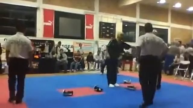 Два брата вышли на финал по кикбоксу смотреть онлайн