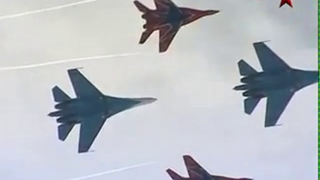 Тренировочные полеты "Стрижей" смотреть онлайн