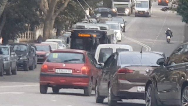 Троллейбус СВАРЗ-МАЗ 6275 6511 3 маршрут в городе Ялта 01.12.2022г. смотреть онлайн