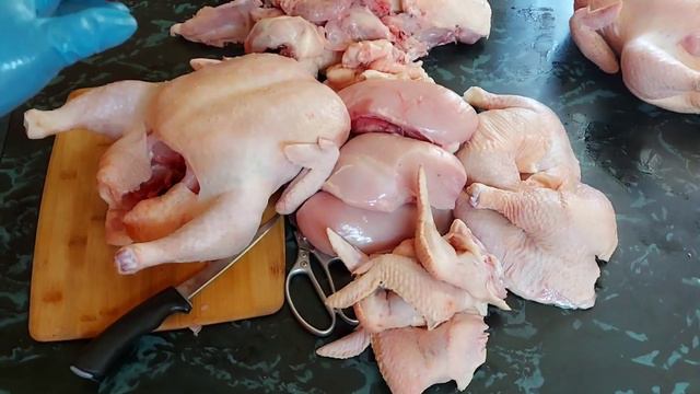 Как разделать бройлера на части. Легко и просто разделываю крупную курицу