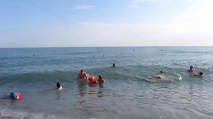 Как научить ребёнка плавать? Отдых на море.