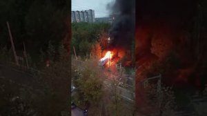 Казань, горит грузовик на мавлютова 17