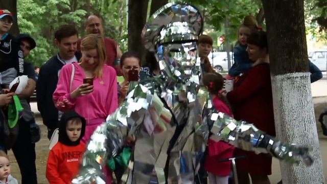 Зеркальные люди в парке Соколенок г.Ростов-на-Дону