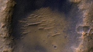 ПЕРВЫЕ ИЗОБРАЖЕНИЯ СТРАННЫХ ПРИРОДНЫХ ЯВЛЕНИЙ НА МАРСЕ.