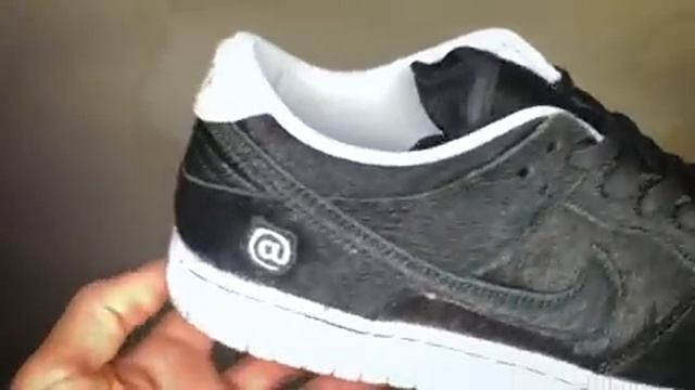 САМЫЕ ТРЕНДОВЫЕ КРОССОВКИ ЭТОГО ГОДА? / СТОИТ ЛИ ПОКУПАТЬ NIKE SB DUNK LOW / NIKE SB DUNK x MEDICOM смотреть онлайн