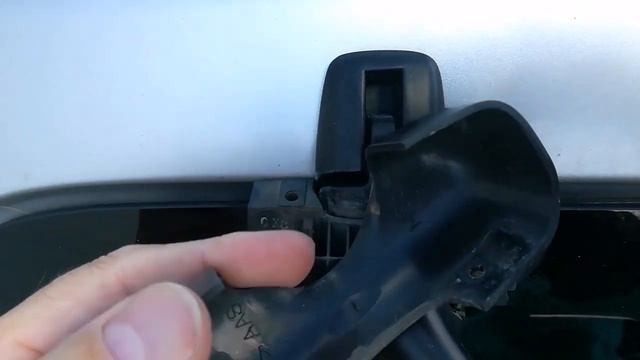 МАЗДА ТРИБЬЮТ,,СНЯТИЕ ЗЕРКАЛА ПЯТОЙ ДВЕРИ ..mp4 смотреть онлайн