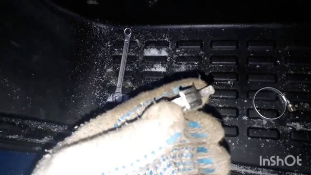 Устраняю течь антифриза двигателя Cummins 2.8 е3.Прокачиваю тормоза водиночку по старой схеме. смотреть онлайн