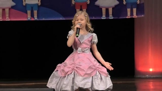 Весенняя песенка"Журчат ручьи"/ Мальвина Кириенко(5лет) смотреть онлайн