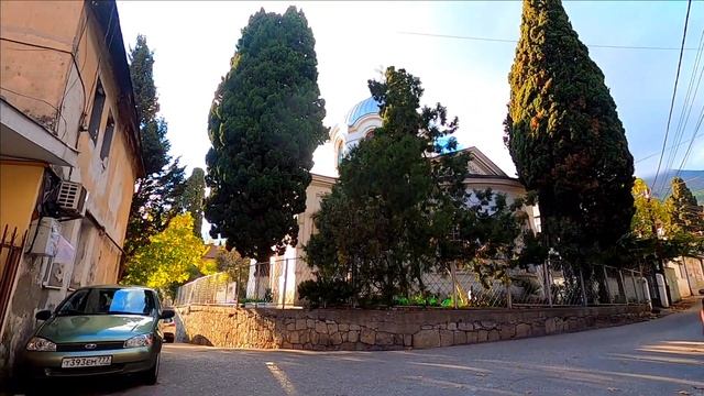 ПЕР КЛУБНЫЙ . ДОМ ЧЕХОВА. ХРАМ .АСФАЛЬТ У КРЫМЭНЕРГО. ЯЛТА смотреть онлайн