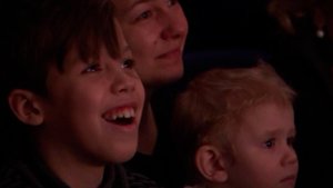 Театр кукол имени Образцова показал в Подмосковье спектакль для детей-сирот из Донбасса