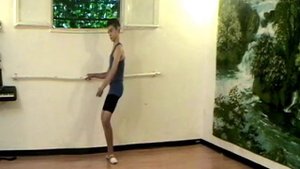 Temps relevé par terre en dehors и en dedans, или préparation для rond de jambe par terre.Урок 22.