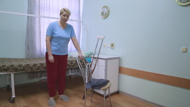 Эрготерапия при эндопротез  тбс-как правильно подниматься и спускаться по лестнице