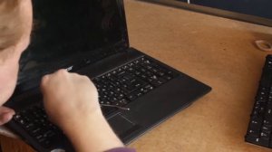 Замена клавиатуры Acer Aspire 5733 (посылка из Китая)