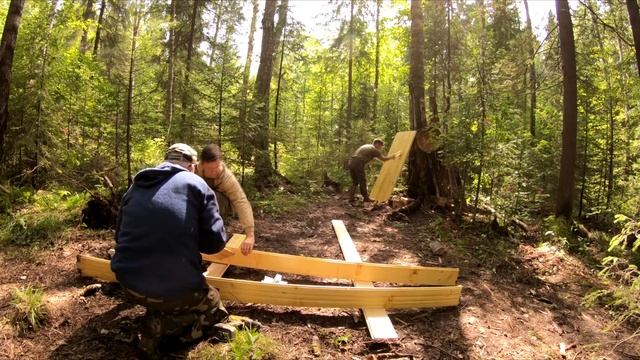 ДОМ под ЗЕМЛЕЙ - ОКНО в КРЫШЕ, Ставим ДВЕРЬ, ВОДА под ПОЛОМ | Раненый ЛОСЬ смотреть онлайн