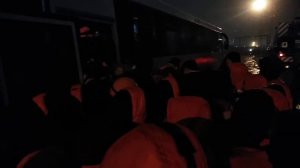 Велесстрой монтаж. Как заходят в автобус после смены. Завод Лукойл