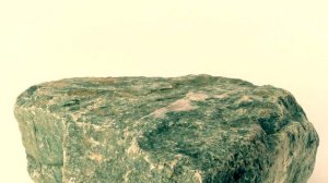 Легкий и тяжелый камень. Кто упадет на Землю быстрее?