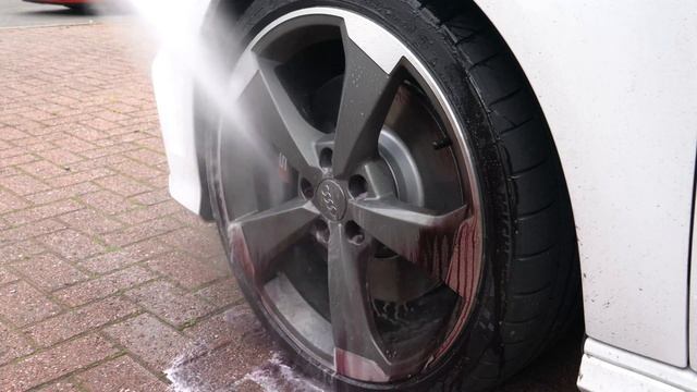 Carbon Collective React Fallout Remover | Cleaning Audi RS3 Alloys (4K) смотреть онлайн