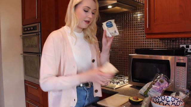 What I Eat In A Day (British Vegetarian) | Meg Says AD смотреть онлайн