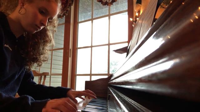 Bella’s Lullaby by Carter Burwell- On Piano смотреть онлайн