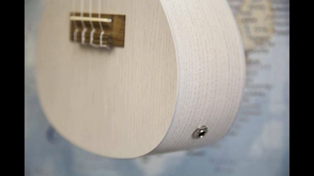 Sixty Second Samples - Jimi Hendrix Style ukulele on a Baton Rouge VX2CE SW Electro Concert смотреть онлайн