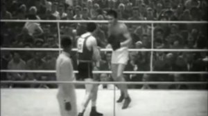 Мощный левый удар на скачке...не все могли устоять! Владимир Николаевич Енгибарян.